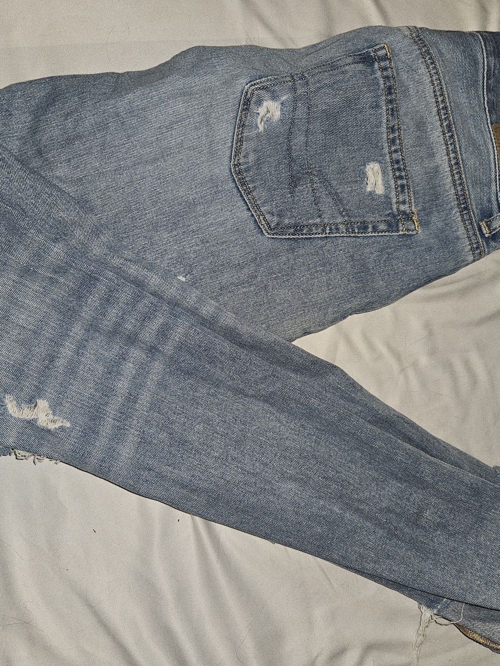 American Eagle Outfitters Light Blue Distressed Women’s Jeans 0 Long